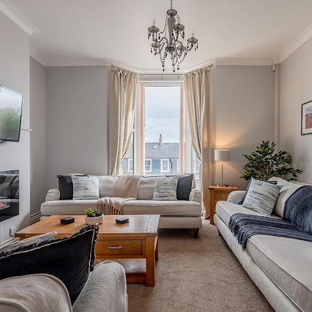 Rosemill - Large Pet Friendly Home With Off Road Parking Уитби Экстерьер фото