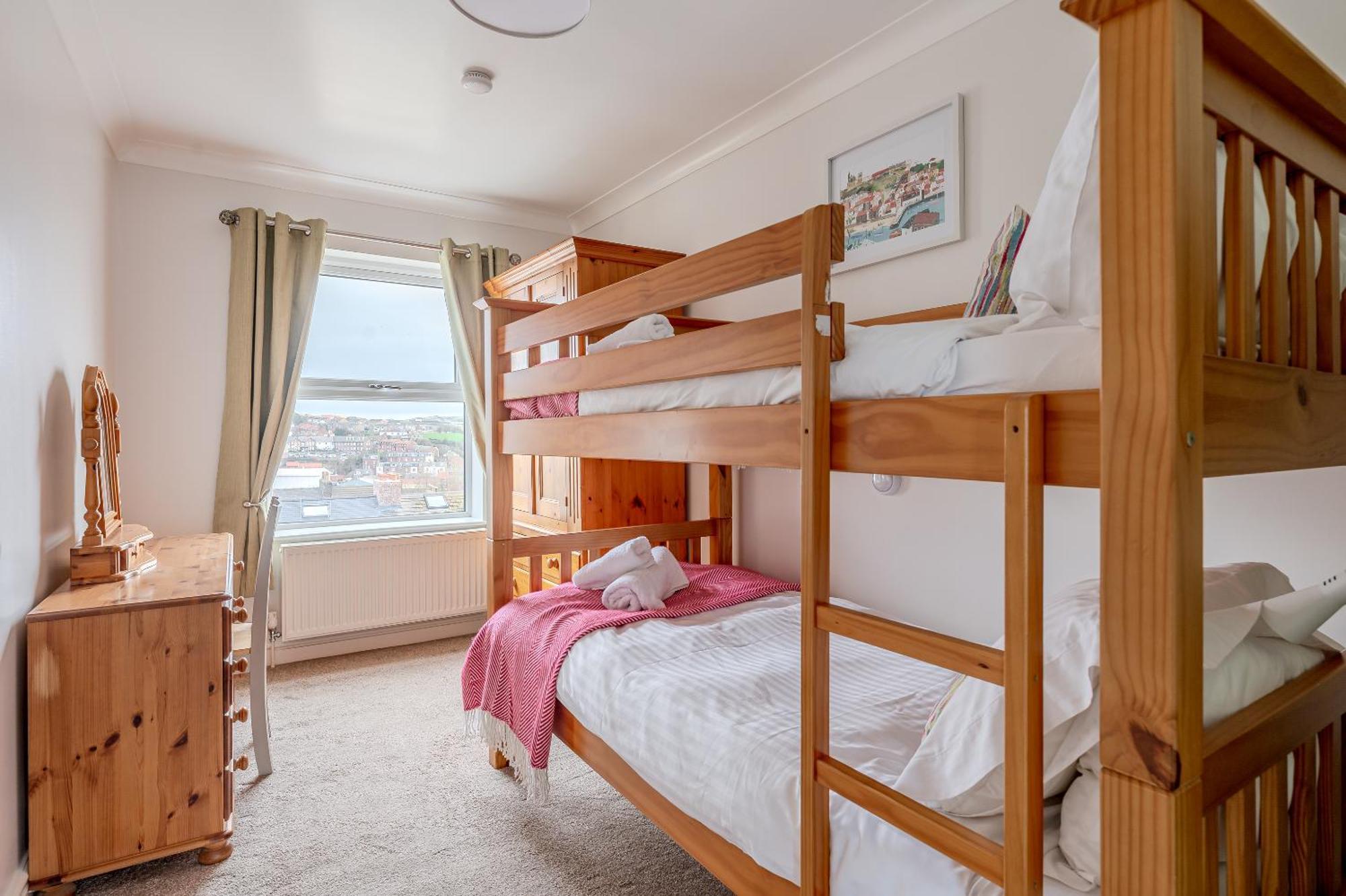 Rosemill - Large Pet Friendly Home With Off Road Parking Уитби Экстерьер фото