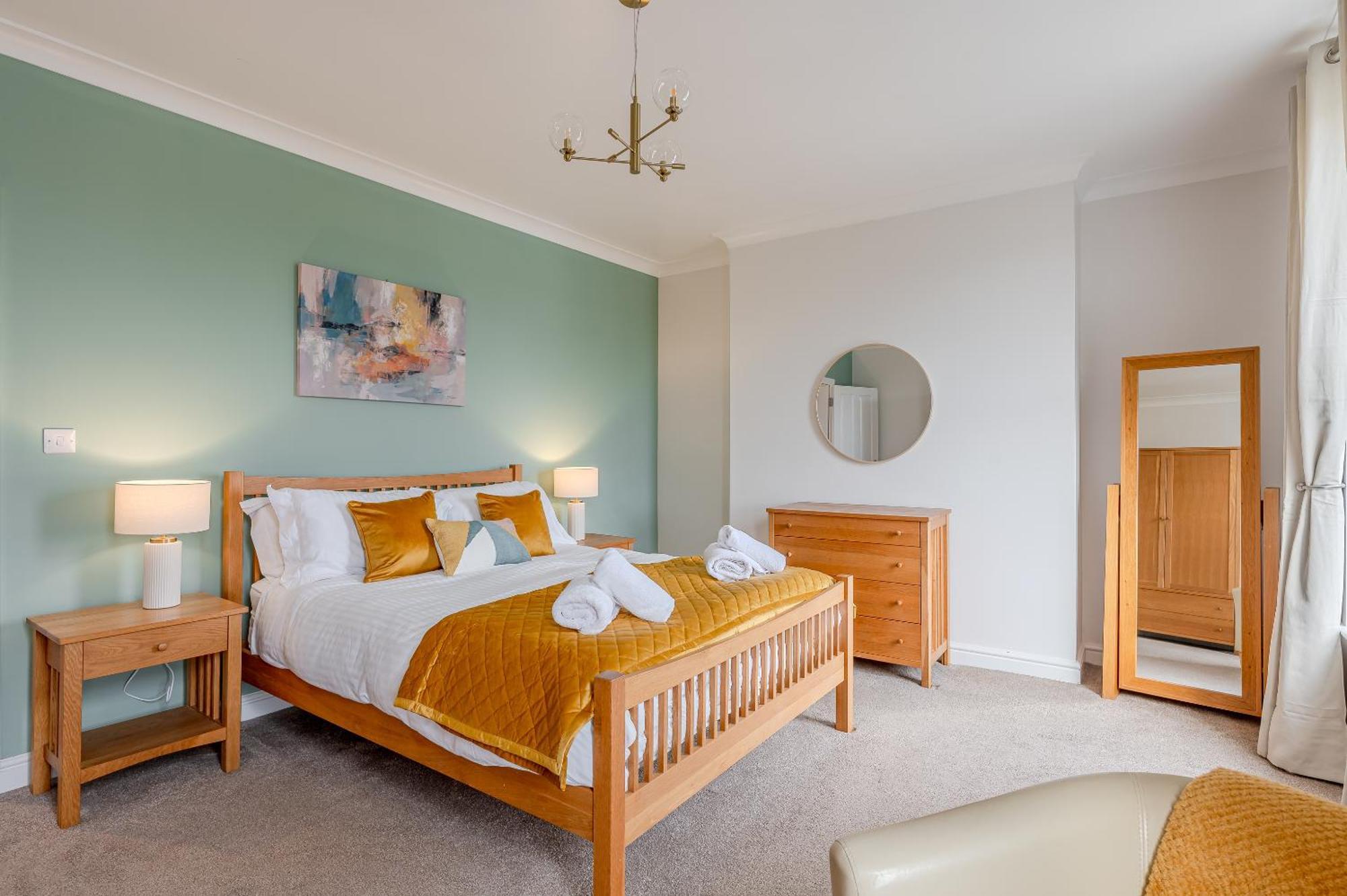 Rosemill - Large Pet Friendly Home With Off Road Parking Уитби Экстерьер фото