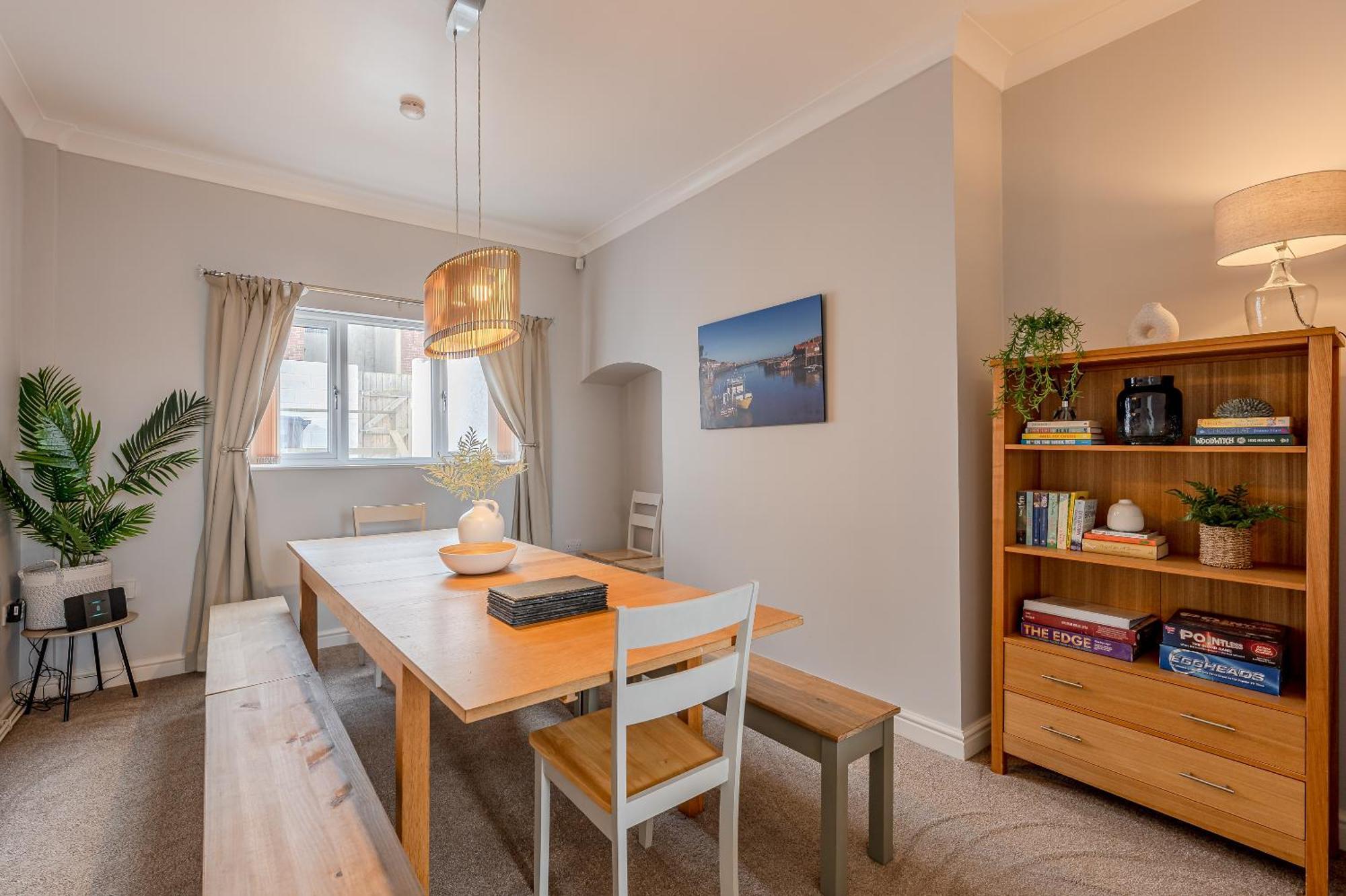 Rosemill - Large Pet Friendly Home With Off Road Parking Уитби Экстерьер фото